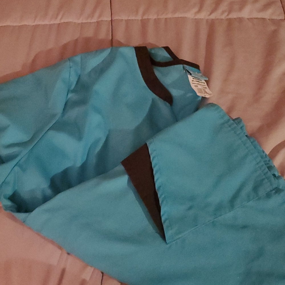 Scrub top